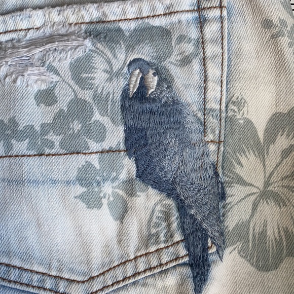 Distressed American Eagle jean shorts - Picture 7 of 11